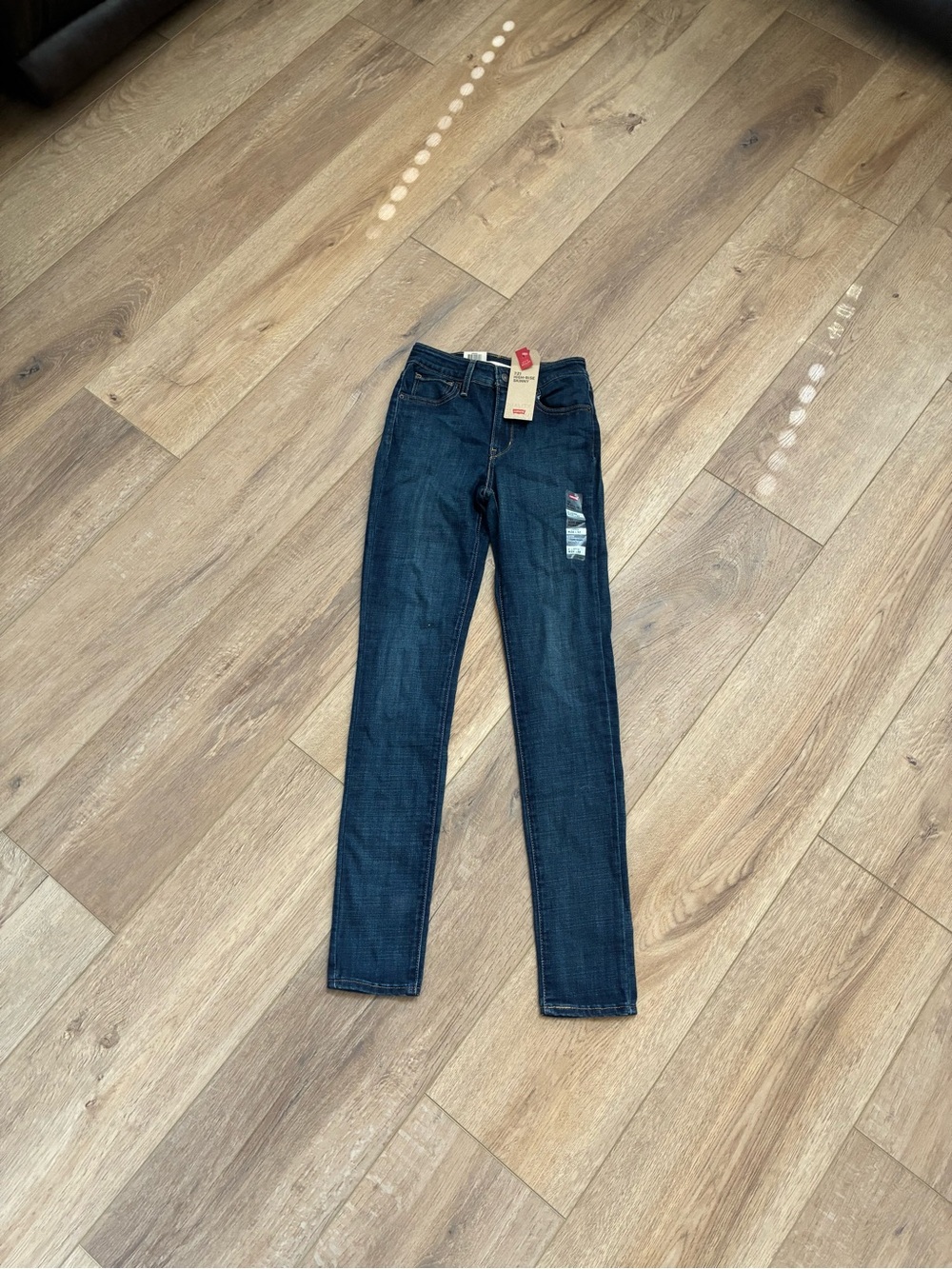 Levi’s Women’s Dark Blue skinny jeans